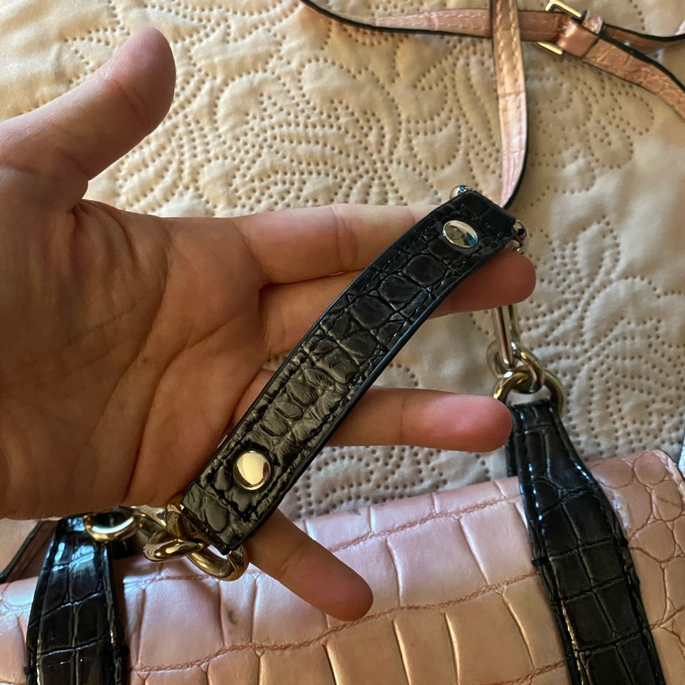 Guess 90’s crocodile style faux leather hand/crossbody bag - Picture 12 of 16